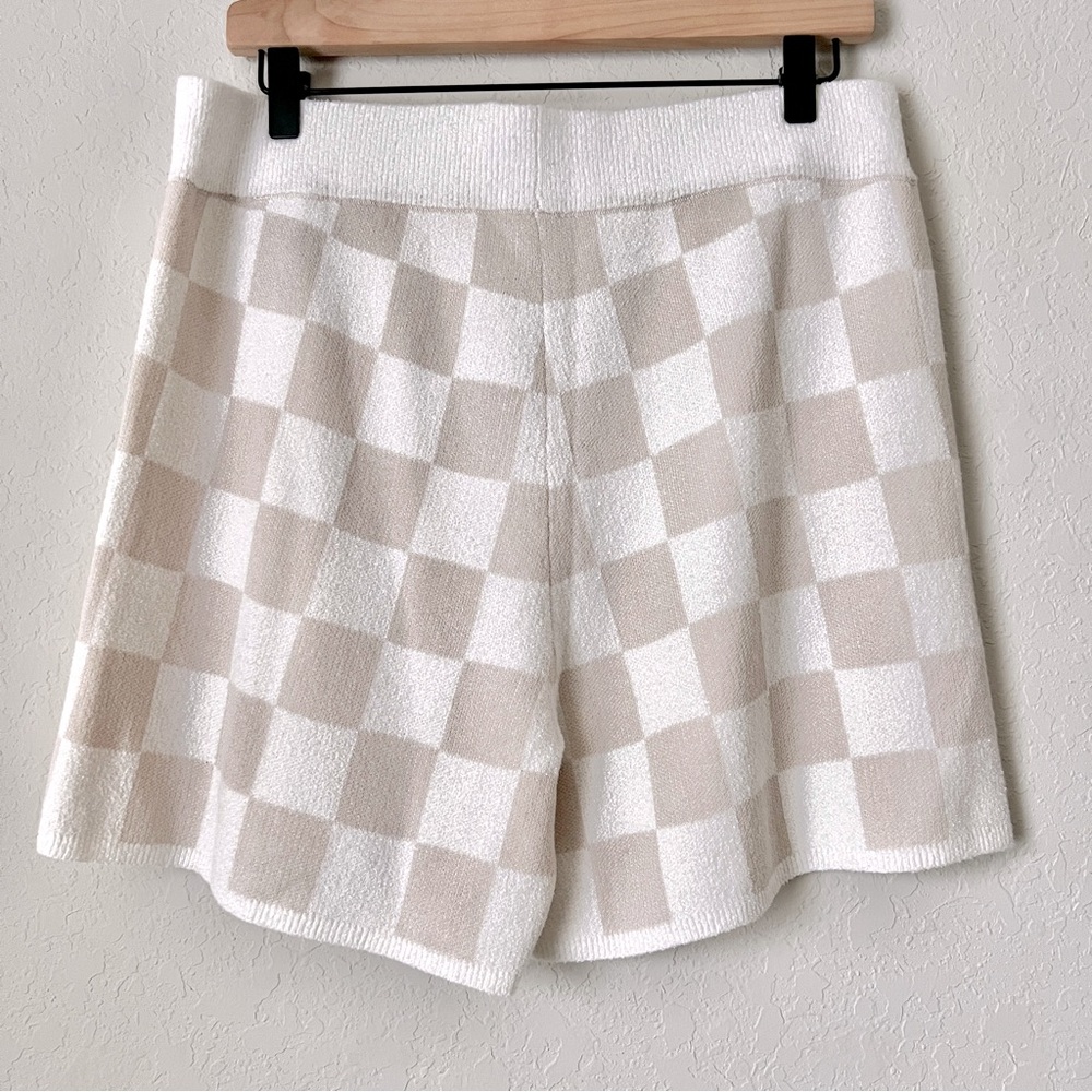 UGG Maliah Knit High Rise Shorts 1138611 Off-White Light Tan L NWT - Picture 2 of 8